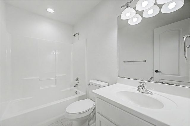 708 NE Essex Court, Bentonville, AR 72712