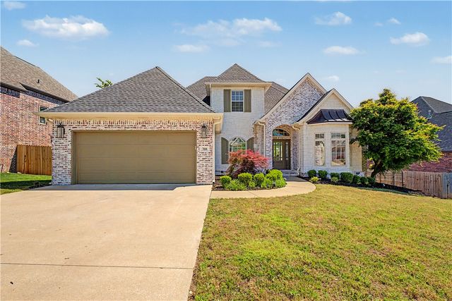 708 NE Essex Court, Bentonville, AR 72712