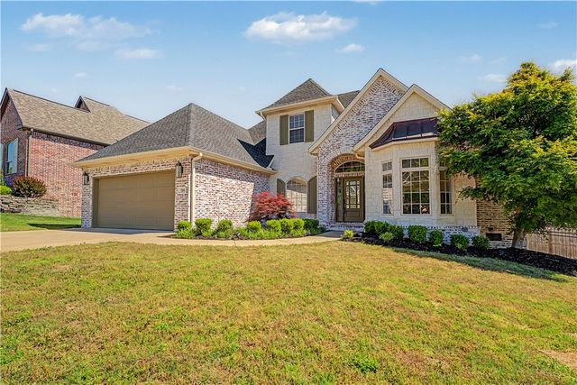 708 NE Essex Court, Bentonville, AR 72712