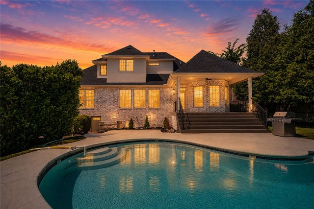 708 NE Essex Court, Bentonville, AR 72712