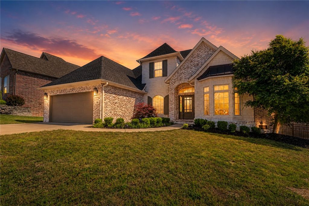 708 NE Essex Court, Bentonville, AR 72712