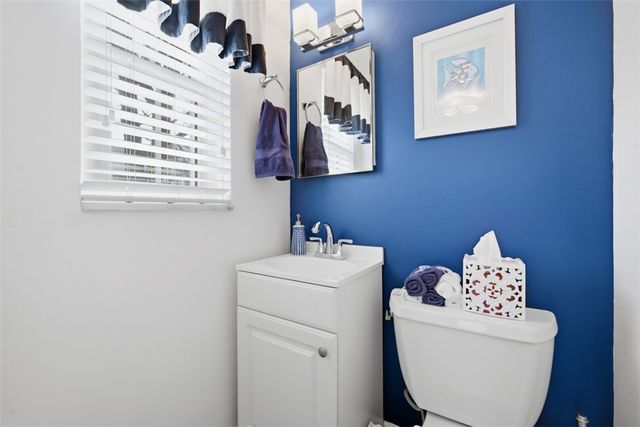 105 Sleepy Hollow Rd, Mt Lebanon, PA 15216