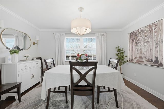 105 Sleepy Hollow Rd, Mt Lebanon, PA 15216