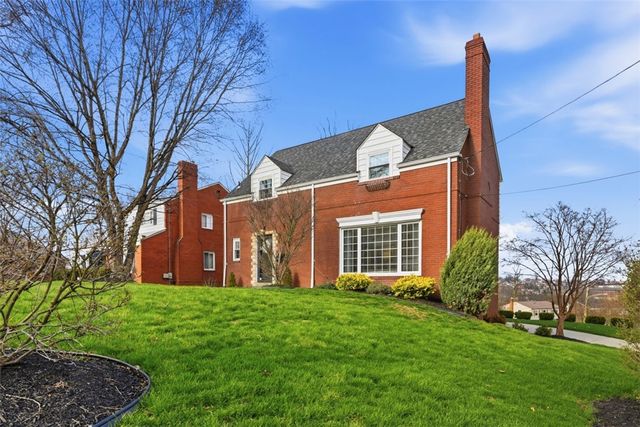 105 Sleepy Hollow Rd, Mt Lebanon, PA 15216