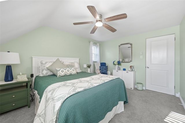 105 Sleepy Hollow Rd, Mt Lebanon, PA 15216