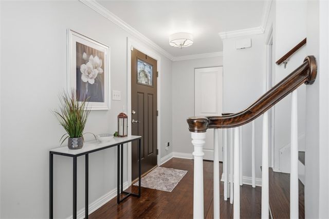 105 Sleepy Hollow Rd, Mt Lebanon, PA 15216