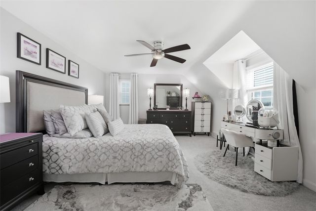 105 Sleepy Hollow Rd, Mt Lebanon, PA 15216