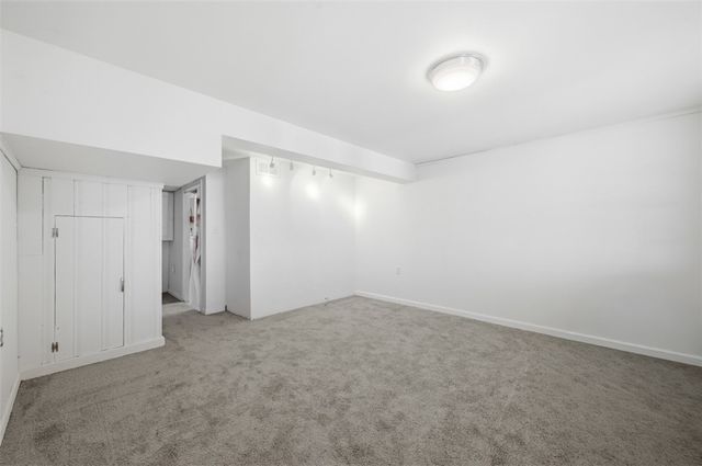 105 Sleepy Hollow Rd, Mt Lebanon, PA 15216