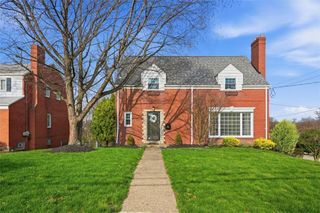 105 Sleepy Hollow Rd, Mt Lebanon, PA 15216