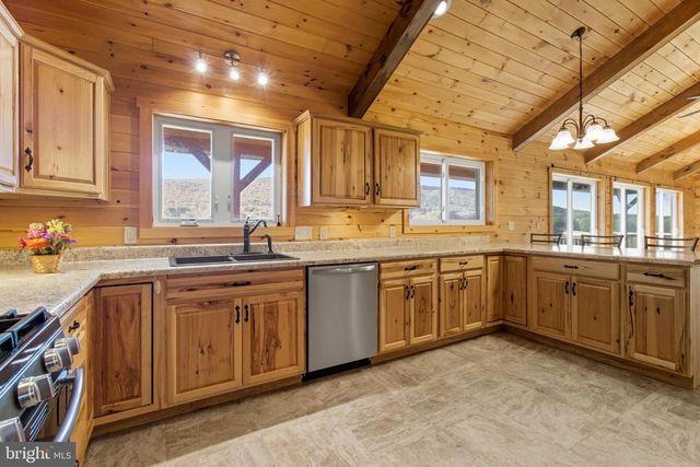 107 LINKIN PARK DR, Spring Mills, PA 16875