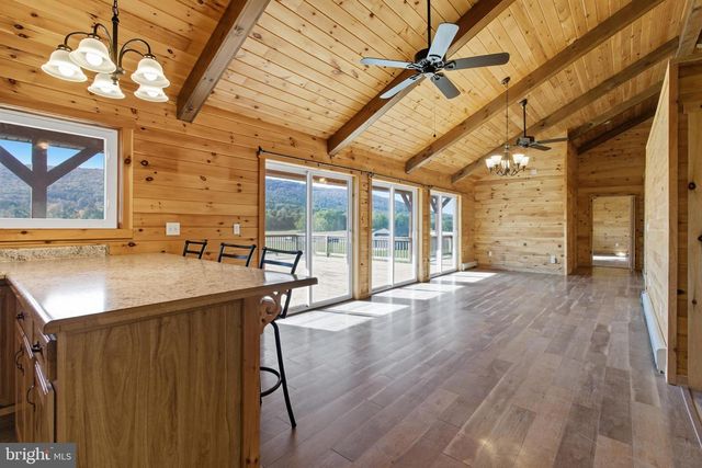 107 LINKIN PARK DR, Spring Mills, PA 16875