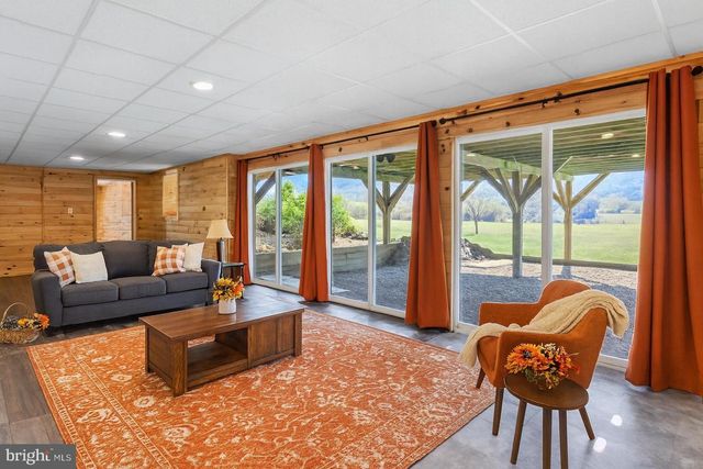 107 LINKIN PARK DR, Spring Mills, PA 16875