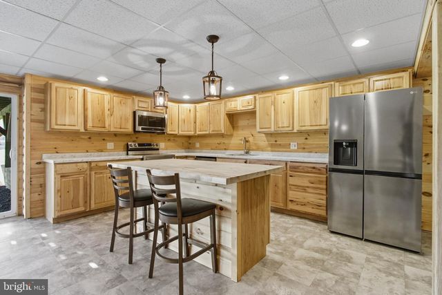 107 LINKIN PARK DR, Spring Mills, PA 16875