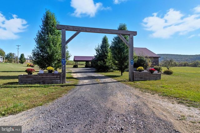 107 LINKIN PARK DR, Spring Mills, PA 16875