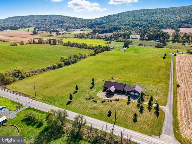 107 LINKIN PARK DR, Spring Mills, PA 16875