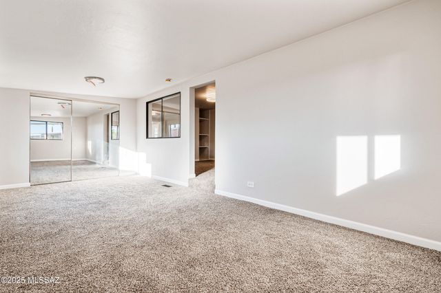 2305 W Ruthrauff Road, Tucson, AZ 85705