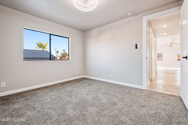 2305 W Ruthrauff Road, Tucson, AZ 85705