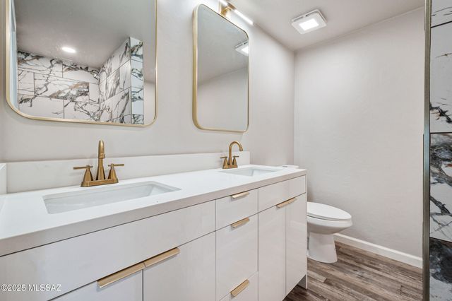 2305 W Ruthrauff Road, Tucson, AZ 85705