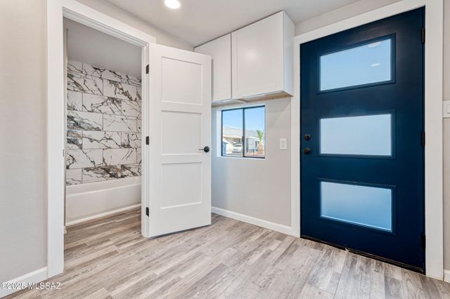2305 W Ruthrauff Road, Tucson, AZ 85705