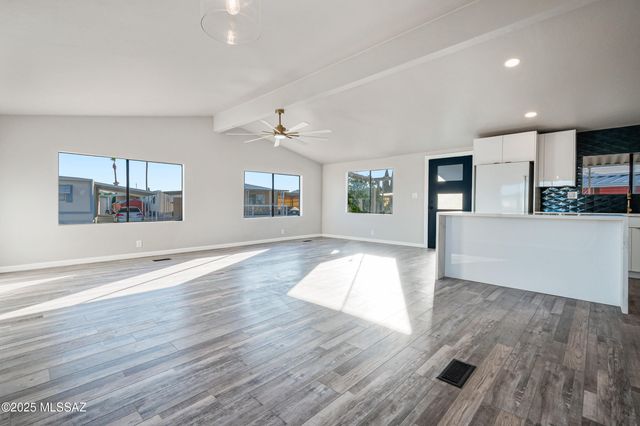 2305 W Ruthrauff Road, Tucson, AZ 85705