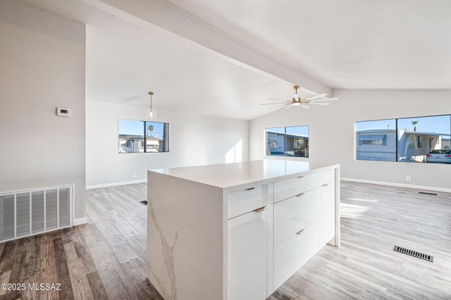 2305 W Ruthrauff Road, Tucson, AZ 85705