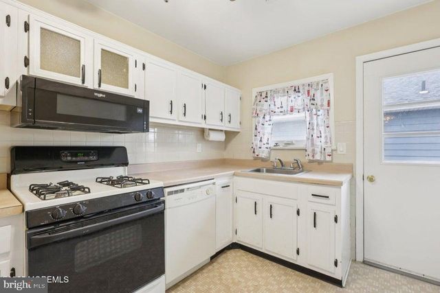 192 CHARLOTTEVILLE DR S S, Toms River, NJ 08757