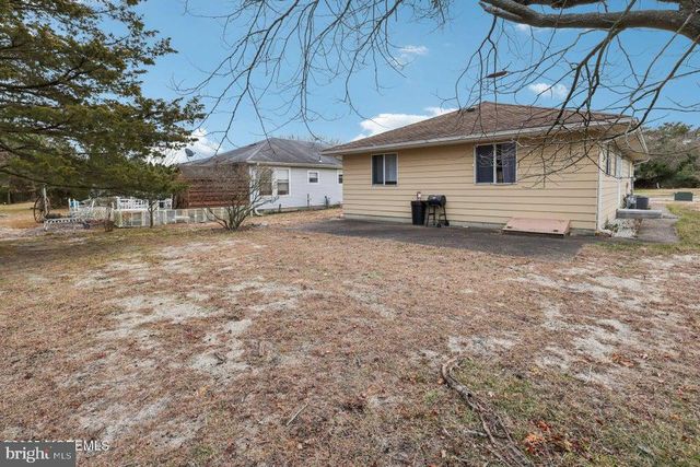 192 CHARLOTTEVILLE DR S S, Toms River, NJ 08757