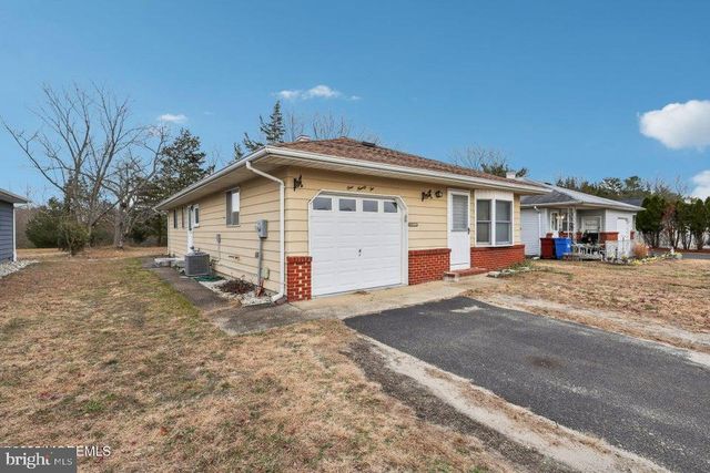 192 CHARLOTTEVILLE DR S S, Toms River, NJ 08757