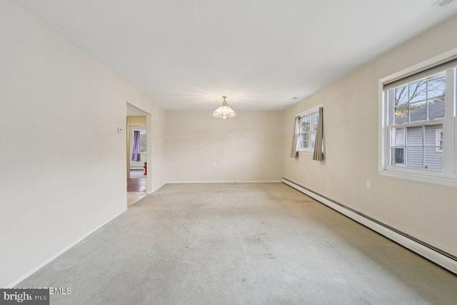 192 CHARLOTTEVILLE DR S S, Toms River, NJ 08757