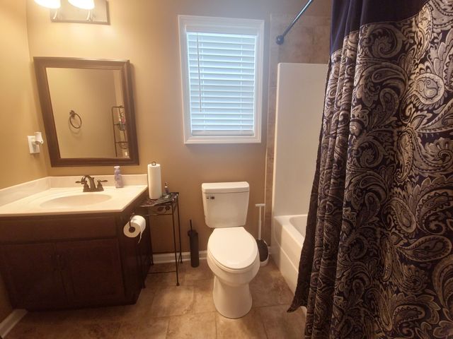 1325 Winterset Dr, Clarksville, TN 37040