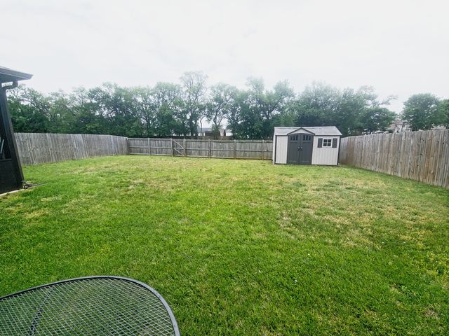 1325 Winterset Dr, Clarksville, TN 37040