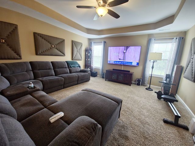 1325 Winterset Dr, Clarksville, TN 37040
