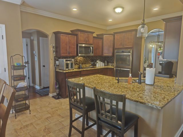 1325 Winterset Dr, Clarksville, TN 37040