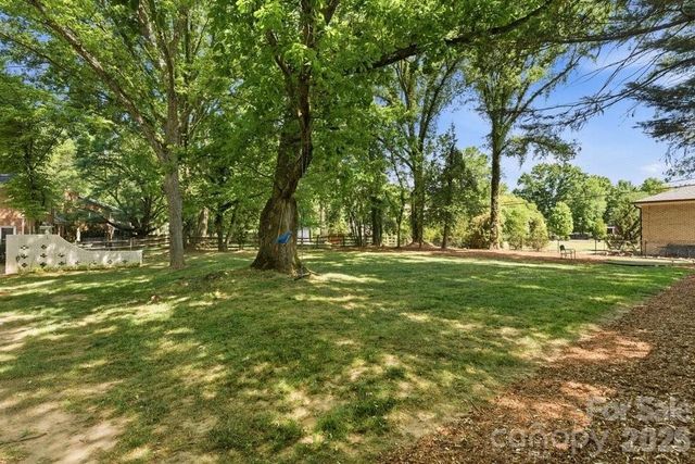 4341 Old Saybrook Court, Charlotte, NC 28211