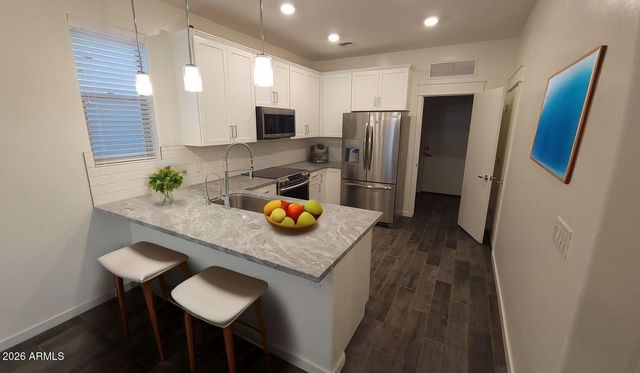 300 N GILA SPRINGS Boulevard 114, Chandler, AZ 85226