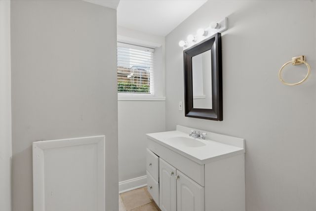 517 Chesterfield Ave, Nashville, TN 37212