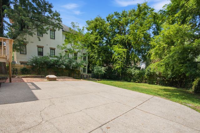 517 Chesterfield Ave, Nashville, TN 37212
