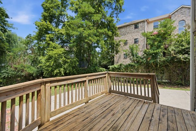 517 Chesterfield Ave, Nashville, TN 37212