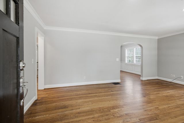 517 Chesterfield Ave, Nashville, TN 37212