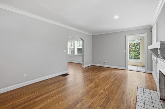 517 Chesterfield Ave, Nashville, TN 37212