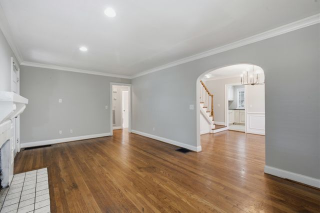 517 Chesterfield Ave, Nashville, TN 37212