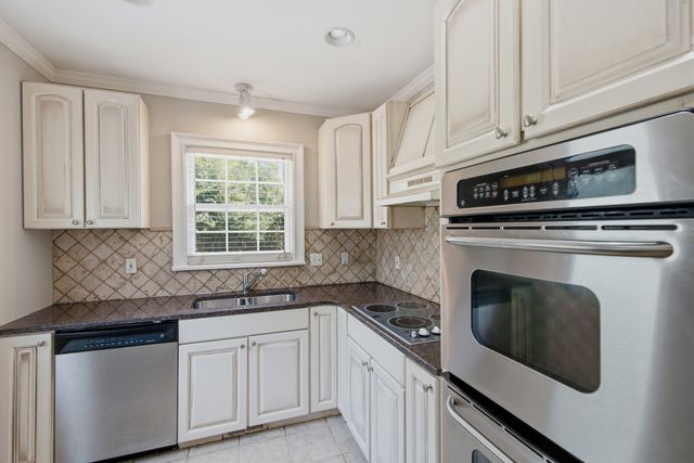 517 Chesterfield Ave, Nashville, TN 37212