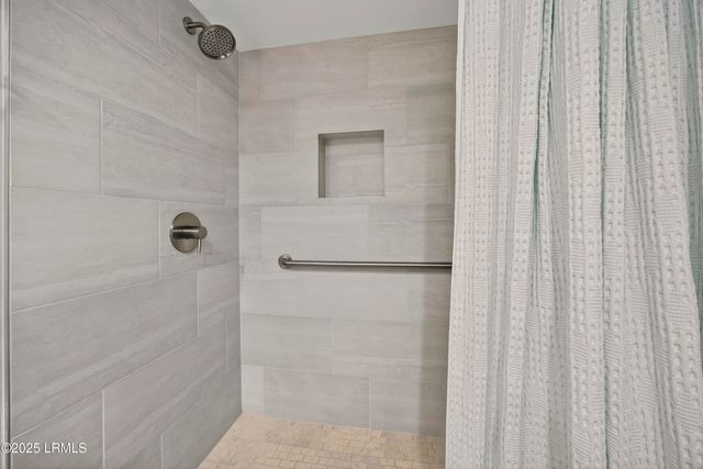 11 S Forest Beach Dr Apt 119, Hilton Head Island, SC 29928