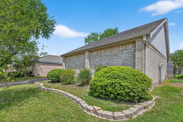 1838 Rock Fence Drive, Richmond, TX 77406