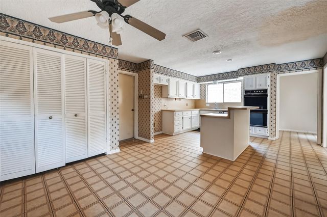 1838 Rock Fence Drive, Richmond, TX 77406