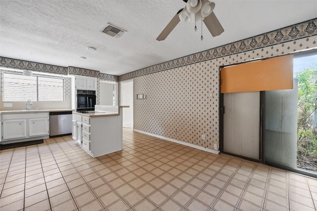 1838 Rock Fence Drive, Richmond, TX 77406