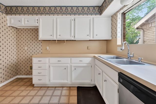 1838 Rock Fence Drive, Richmond, TX 77406