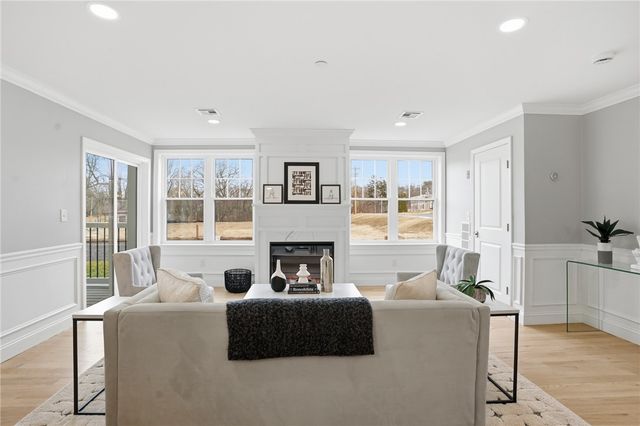 9 Joseph N Zenga Jr Boulevard 103, East Greenwich, RI 02818