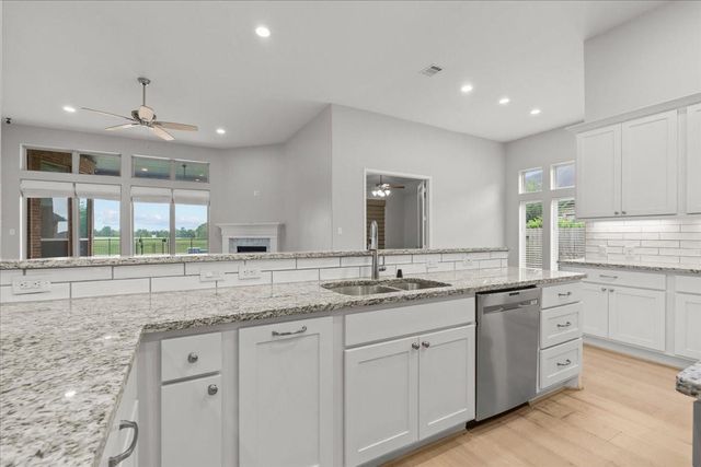 2420 Sky Harbor Lane, Friendswood, TX 77546