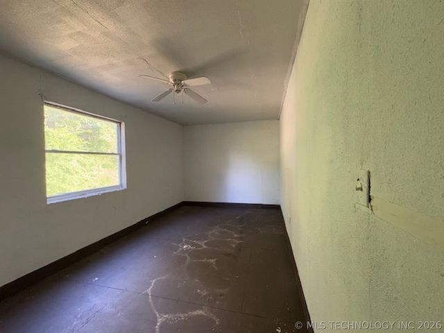 471778 E 779 Road, Stilwell, OK 74960